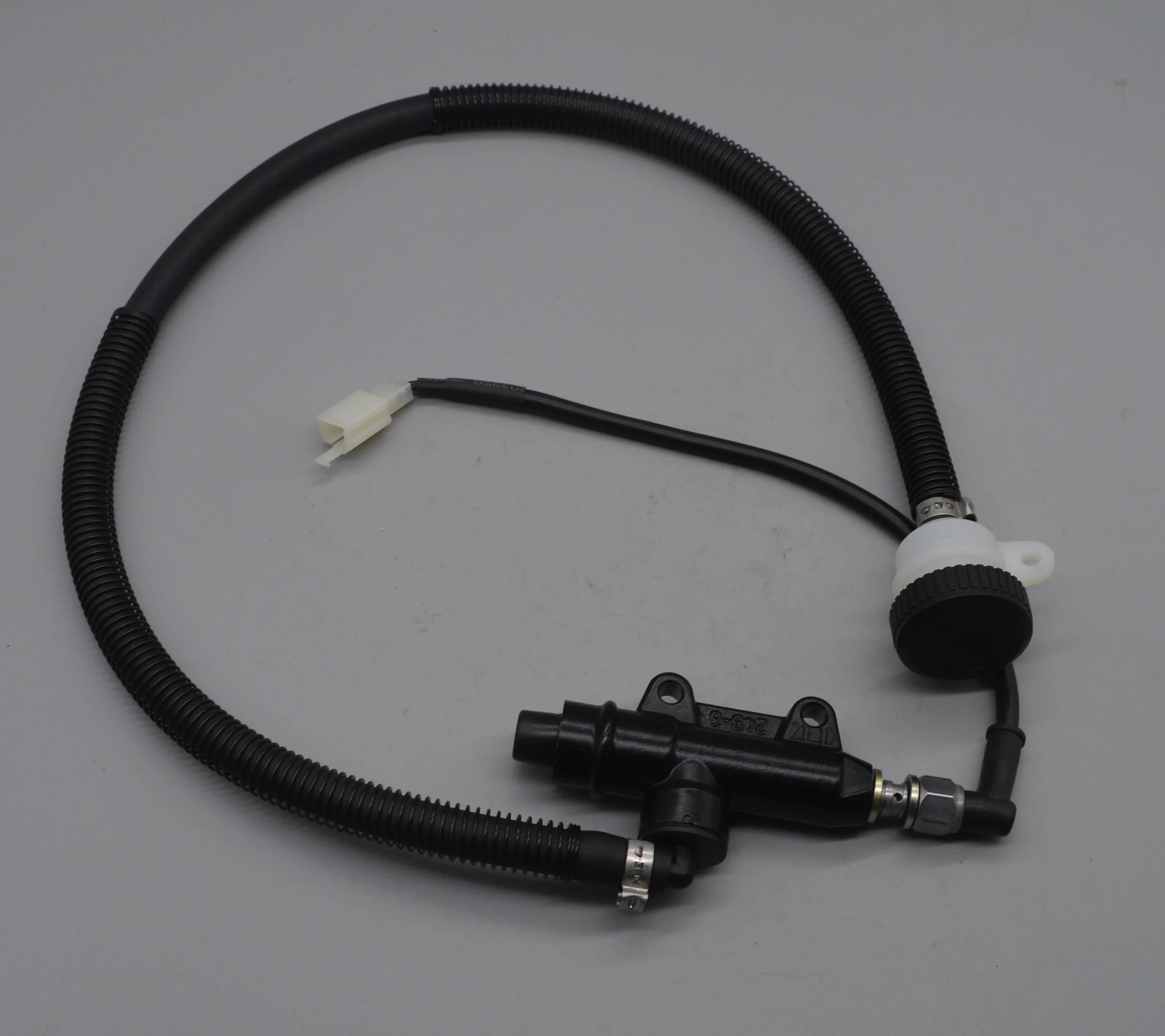 

Motorcycle Rear brake pump master cylinder for Benelli BN600 TNT600 Stels600 Keeway RK6 / BN TNT 600 ABS version