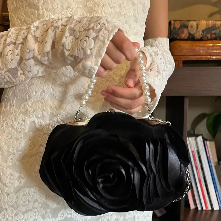 

Retro Dinner Bag 3D Flower Hand-held Bag Gentle Solid Color Rose Crossbody Bag Fashionable Exquisite Women's Small Square Bag