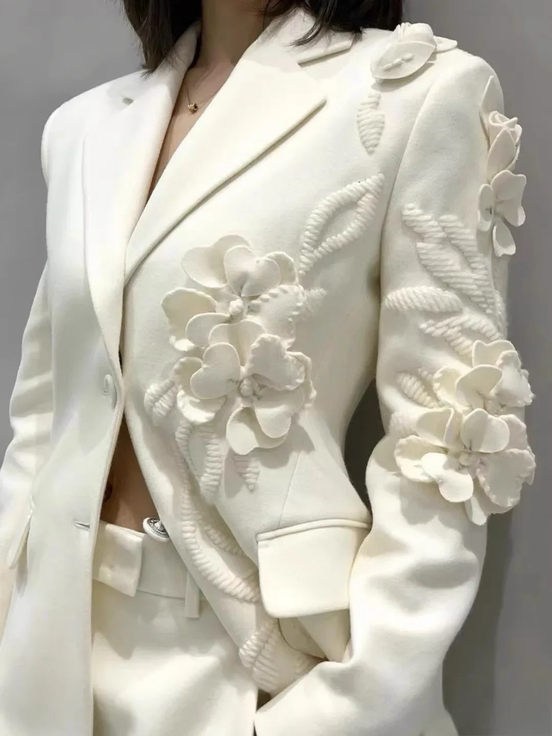 

Elegant Office Ladies White Blazer Fashion Women's Wool Jacket Winter Grey Silk Coat With Flowers