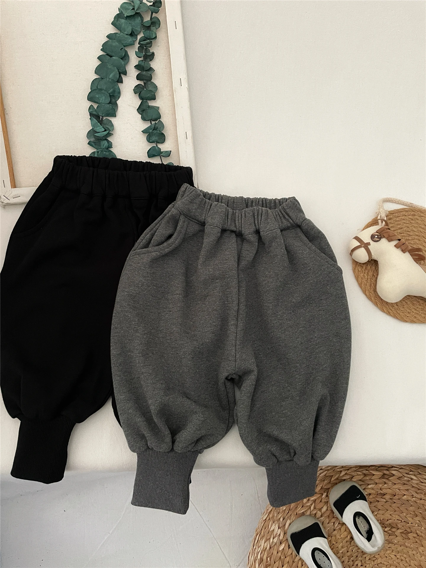 子供用カジュアルハーランスポーツパンツ春秋ランタンppルーズレジャーベビー巾着スウェットパンツ女の子男の子綿