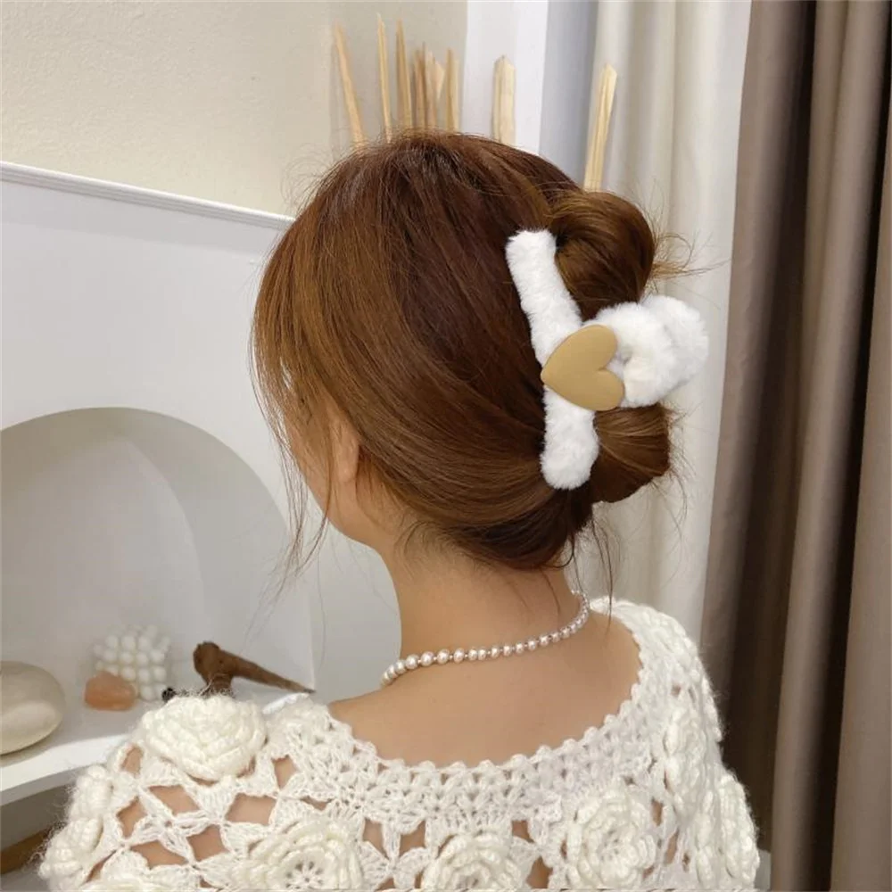 Winter Fluffy Plush Heart Hair Claw Clips Elegant Multicolor Banana Barrettes Women Girls Cute Large Non-Slip Shark Hairpins