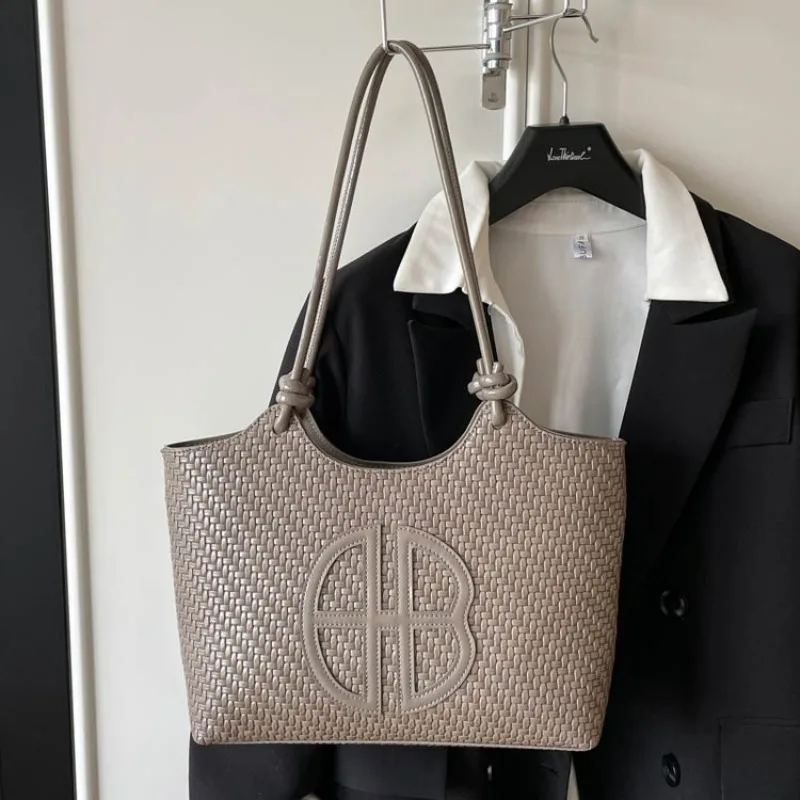 Fashionable Women Messenger Bag Luxury Crossbody Shoulder Bag Leather Handbag Elegant Ladies Tote Purse
