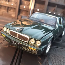 1:32 jaguar XJ6 modello di auto in lega Diecast e veicoli giocattolo modello di auto in metallo simulazione suono e collezione di luci regalo giocattolo per bambini