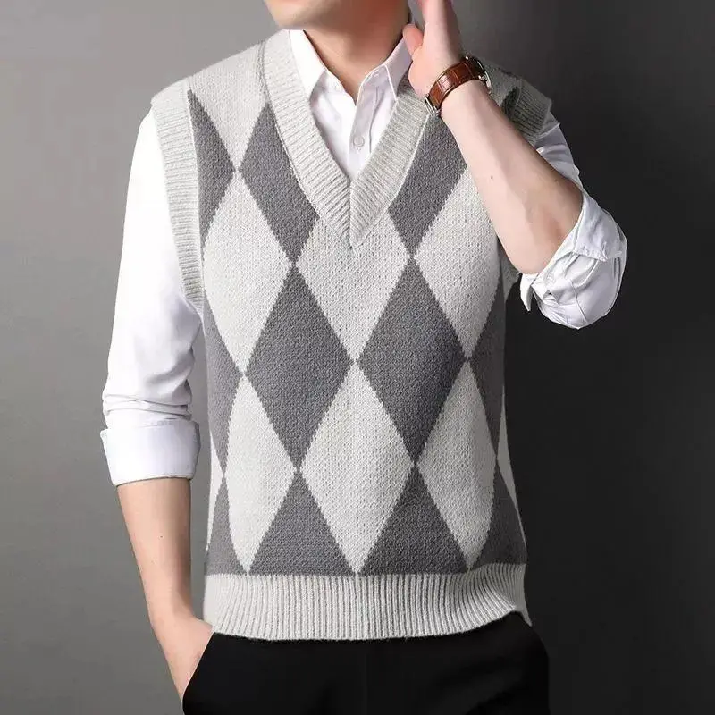 

Korean Fashion Men's Teenager Argyle V Neck Pullover Vest Knitted Cardigan Undershirt Outerwear New