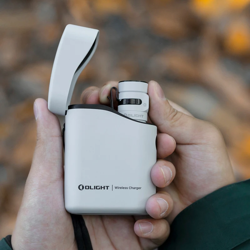 

Olight Baton 4 Commander 4 ультра яркий 1300 люмен портативный EDC высокоинтенсивный ручной фонарик для самообороны и безопасности