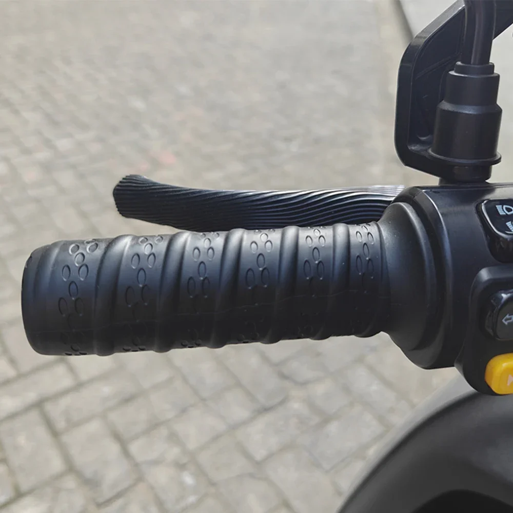 2Pcs Silicone Anti Slip Handlebar Grip Cover Universal Handlebar Grip Covers Sleeve Protector Motorcycle Accessories