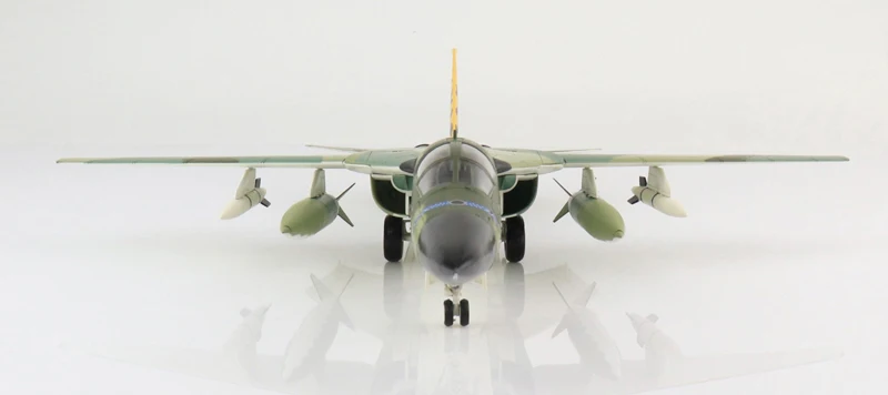 Fine 1/72 HA3029 US FB-111A variable wing supersonic bomber Pease AFB  Alloy collection model