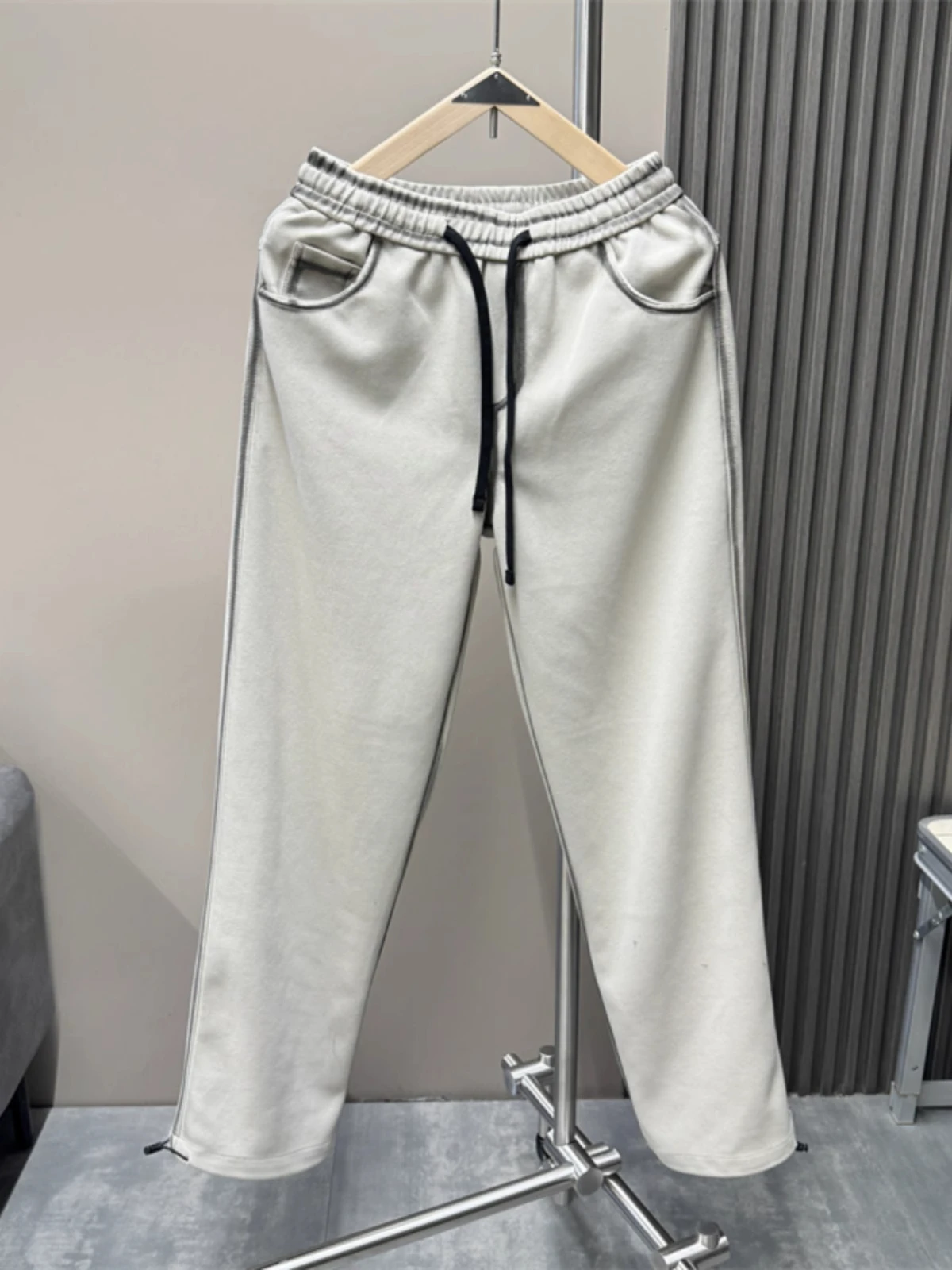 

Loose Straight Leg Sweatpants Men's American Sle Casual Wide Leg Floor-Length Pants Autumn Winter Design Sense Retro