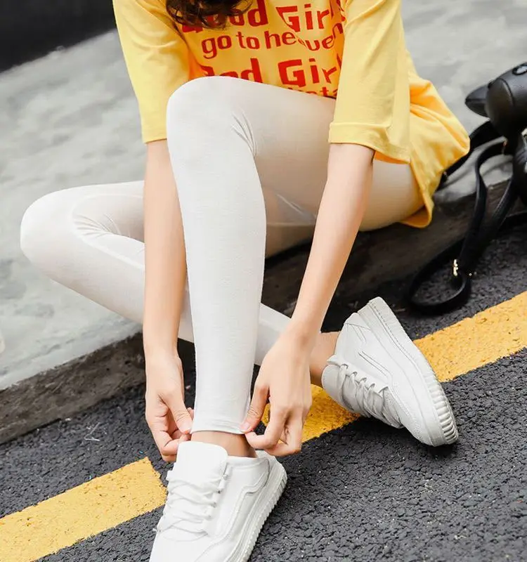 Legginsy Jesienne Damskie Szybkoschnące Błyszczące Pluszowe Przytulne Biurowe Damskie Rajstopy Jednolite Koreańskie Zimowe Elastyczne Dziewczęce Cyklistyczne Siedem-Stópki