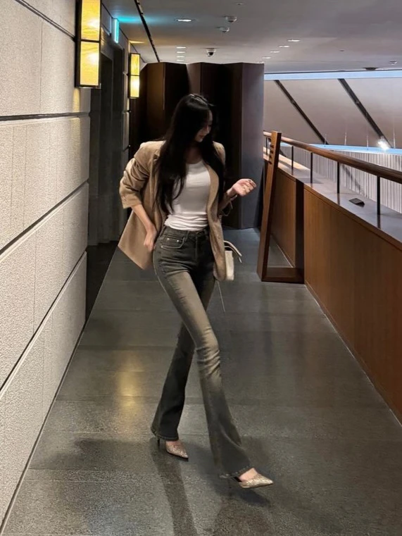 

Ретро джинсы с эффектом потертости, зауженные, с микро-клешем, женские, из денима, с высокой талией, повседневные, износостойкие, универсальные для всех сезонов