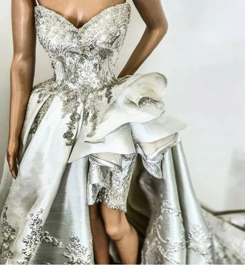 Neue High Low Arabische Ballkleider Applikation Schatz LayeredCouture Partykleid für Frauen Silber Maxi Kleider