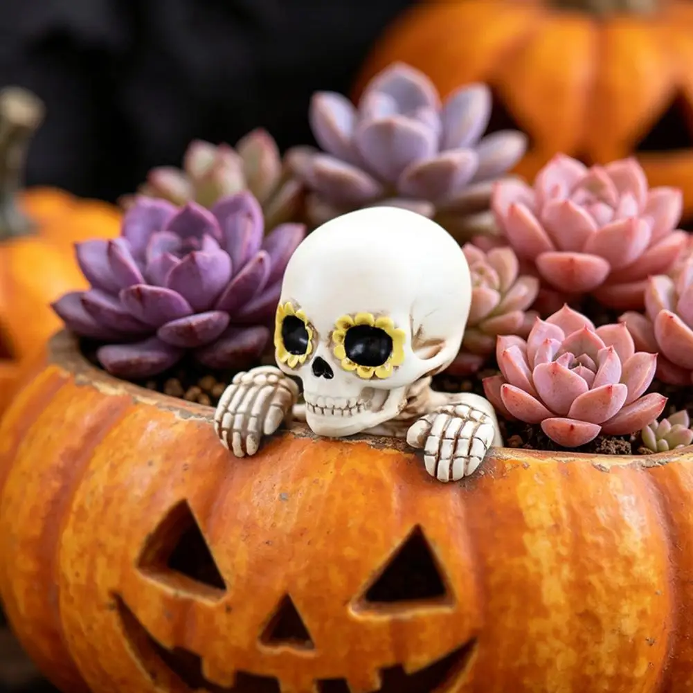 Skull Flower Pot Hugger Plant Decorations Skeleton Flower Pot Hugger Resin Skull Planter Statue with Floral Eyes Mini for Indoor