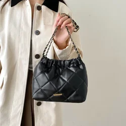 New Korean Fashion and Popular Underarm Bag High Quality Lingge Chain Shoulder Bag Versatile Commuter Crossbody Bag