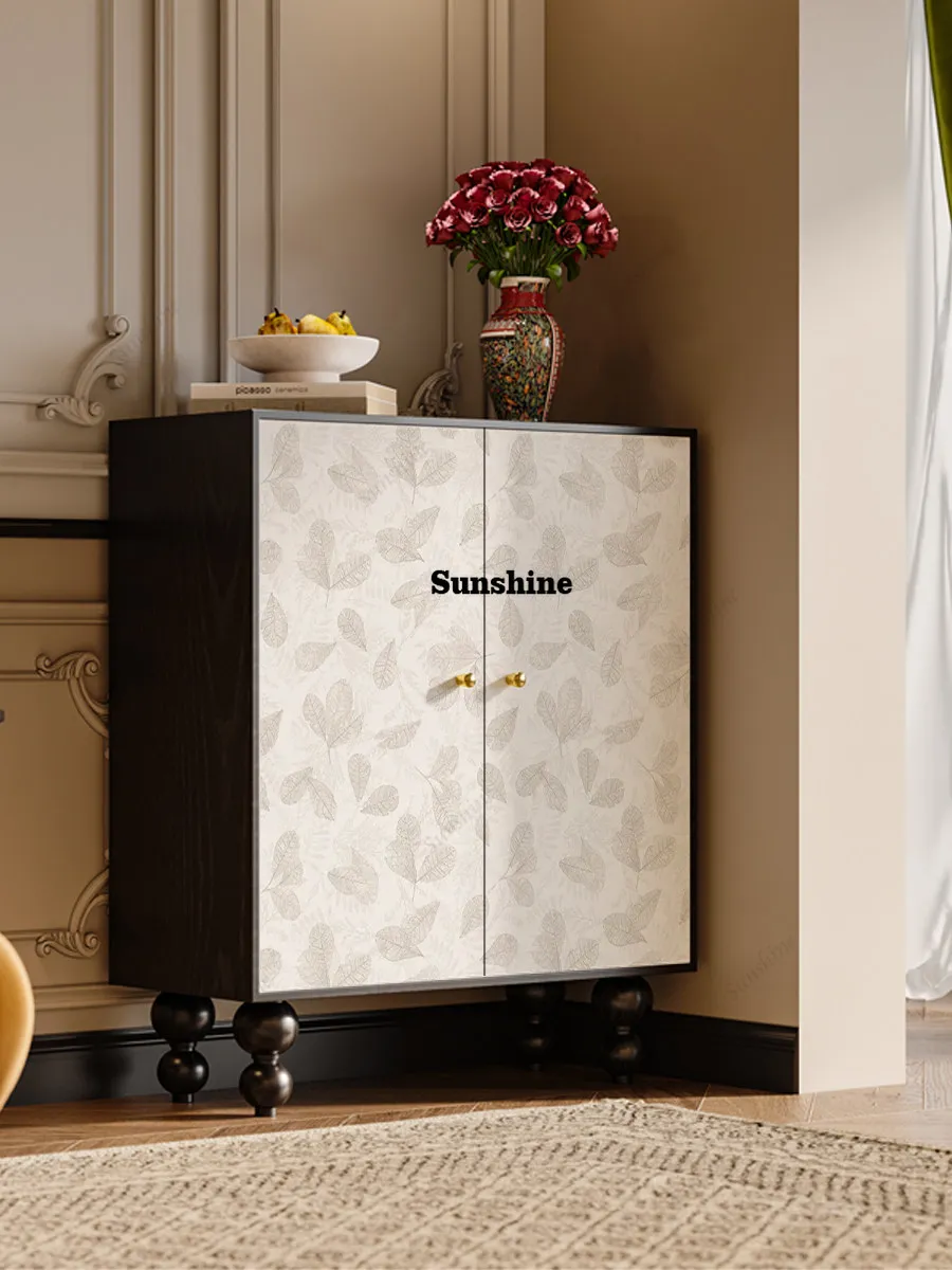 

French medieval style solid wood entrance shoe cabinet integrated storage dust-proof home cabinet