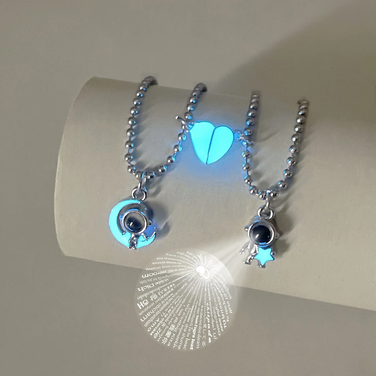 2 Pieces/Set Luminous Heart Luminous Starmoon Projection Astronaut Steel Bead Chain Couple Necklace 100 Languages Say I Love You