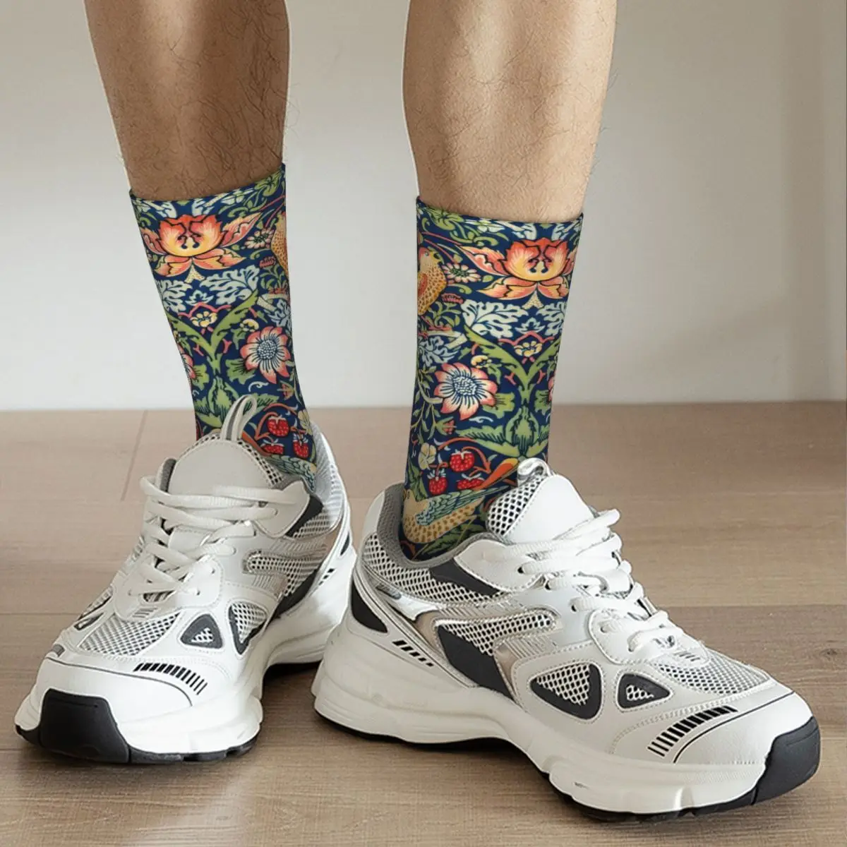 The Strawberry Thief William Morris Pattern calzini da uomo Vintage Harajuku Street Style novità Seamless Crew Sock