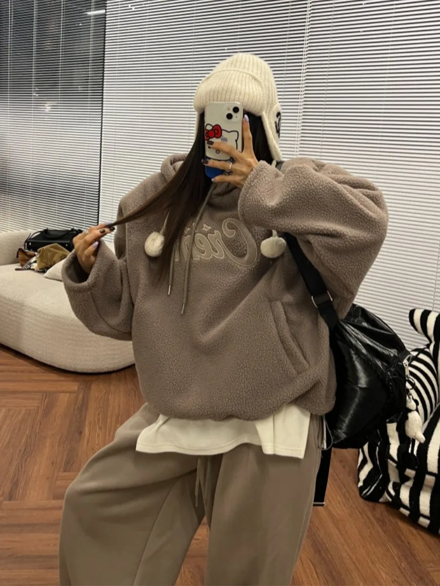 مكافحة الشيخوخة المطرزة رسالة Dstring Plu فضفاض العلوي كشكش Fce البلوز الكورية Sle المرأة ربيع الخريف الشتاء