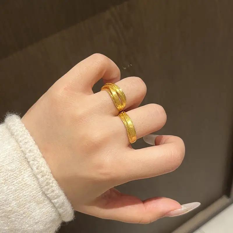 Glossy Satin Rings for Women Fashion and Exquisite Light Luxury Antique Gold Craftsm Fine Wide Ring Couple Style Jewelry Gift