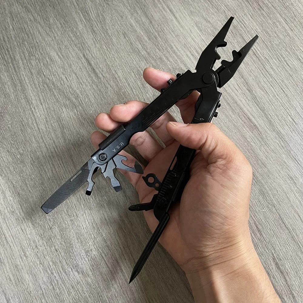 Multi-tool Universal Pliers Folding Knife Survival Hand Tools Needle Nose Pliers Wire Stripper Multifunctional Repair Tool