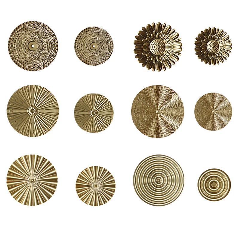 Luxury Golden Disc Wall Hanging Metal Irregular Round Plate Pendant Iron Wrought Background Decoration Living Room Office Crafts