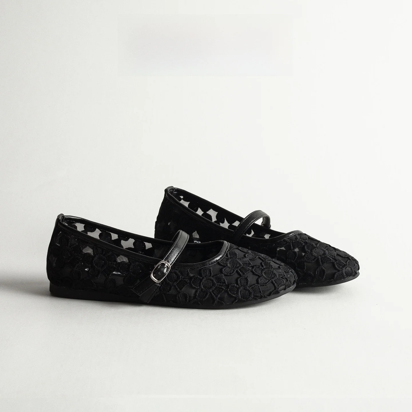 breathable-hollow-out-slip-on-women's-flat-ballet-mary-jane-shoes-spring-fashionable-match-skirts-comfortable-rubber-sole