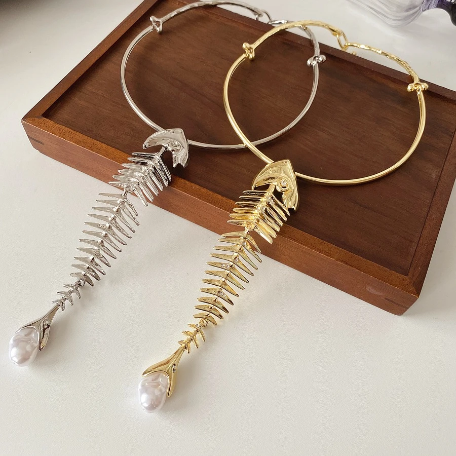 Fishbone Shape Inlaid Rhinestone Pendant Necklace Cool-toned Style Fashion Clavicle Chain Temperament Woman Banquet Jewelry N
