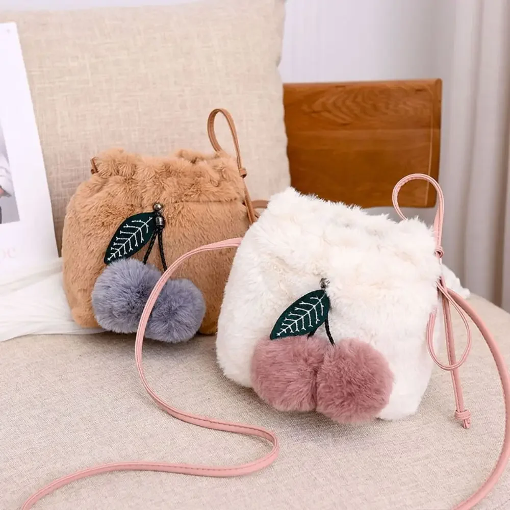 Petits sacs à main en fausse fourrure pour femmes, sacs à bandoulière pour femmes, sac à main d'embrayage pour fille, chaîne en peluche mignonne, initié, nouveau