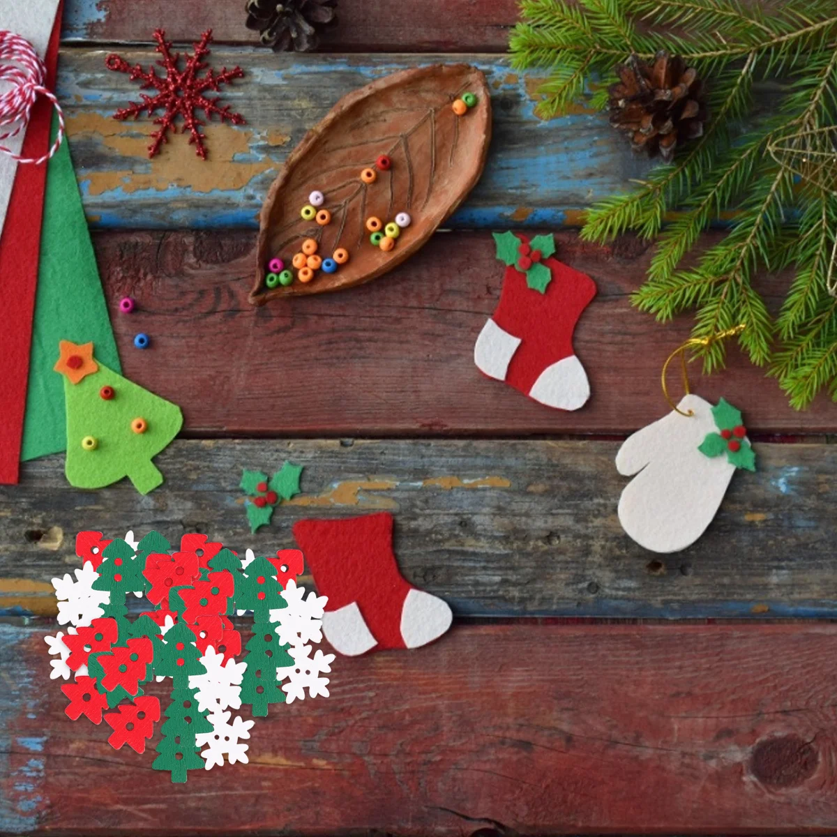 

150Pcs Christmas Assorted Wood Buttons Xmas Tree Pattern for Sewing DIY Crafts Christmas Buttons Wood Decoration