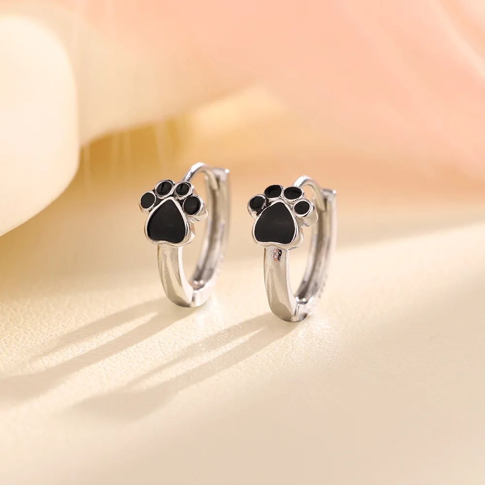 Cute Dog Footprint Shaped Women's Earrings, Black Enamel Perforated Earrings Teenage Accessories Fashionable 2026 Jewelry