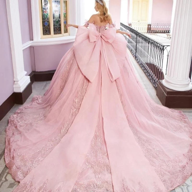 Рисунок 3 - Блестящее розовое платье Quinceanera