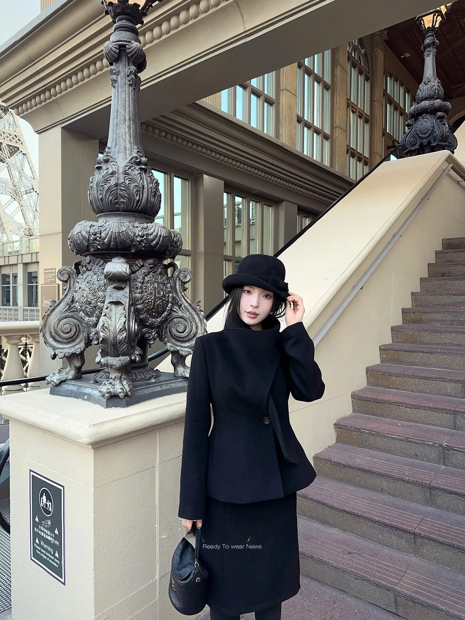 

Черное шерстяное пальто с поясом на талии, с интегрированным шарфом-воротником, твидовый жакет в художественном стиле, повседневная одежда