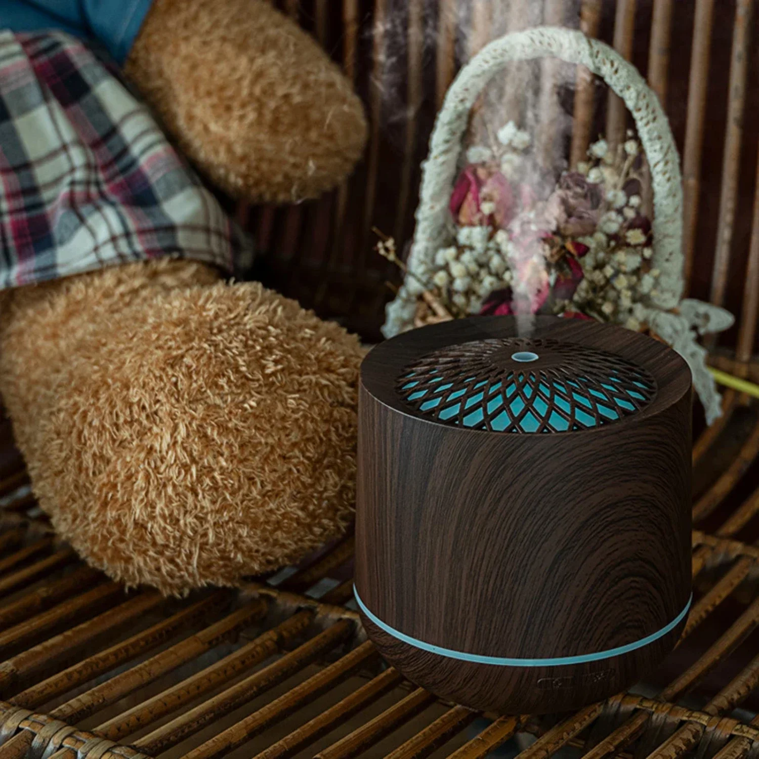 Enhance productivity and uplift mood with this versatile essential oil diffuser, perfect for personalizing any space in your lif