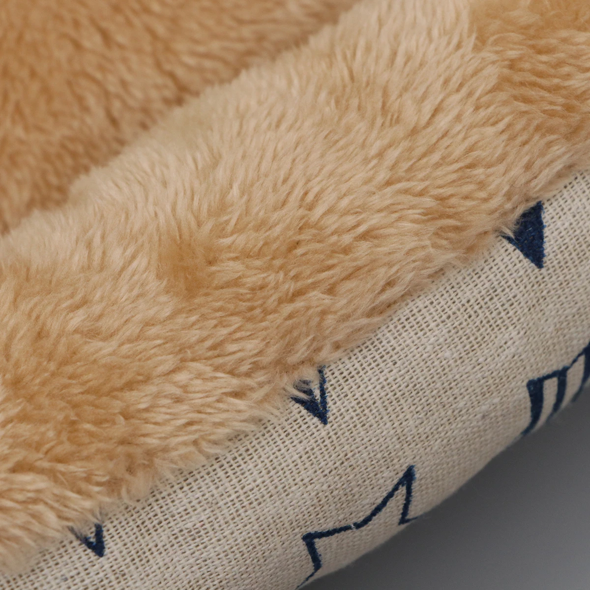 

1PC Cozy Apricot Pet Plush Bed House For Dogs Cats Thickened Comfortable Nest