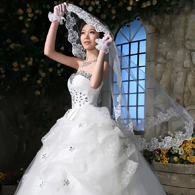 Weiß Kathedrale Hochzeit Schleier Eine Schicht Klassischen Brautkleid Schleier Appliques Spitze Rand Kein Kamm Hochzeit Zubehör