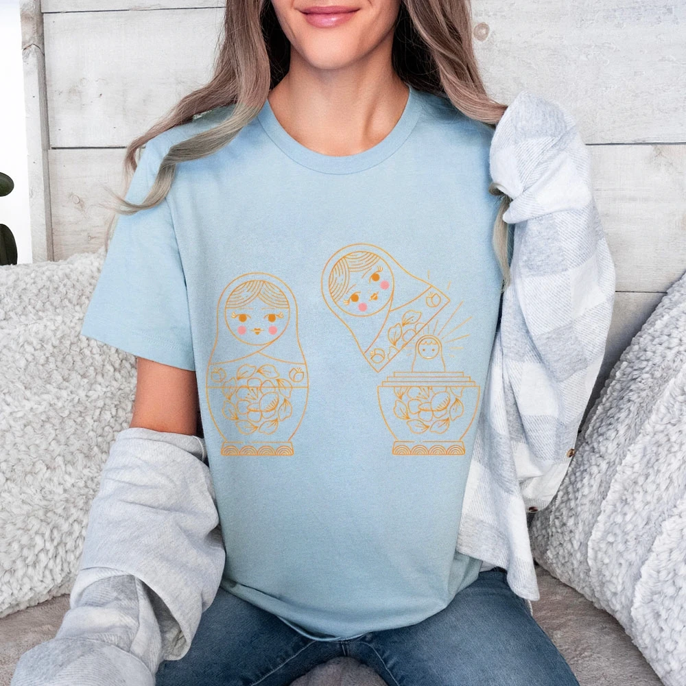 Y2K Grafisch T-shirt Goud Matryoshka T-shirt Premium Katoen Hoge kwaliteit Oversize Kleurrijk T-shirt Sierlijke popprint Kunstzinnige Y2K-stijl