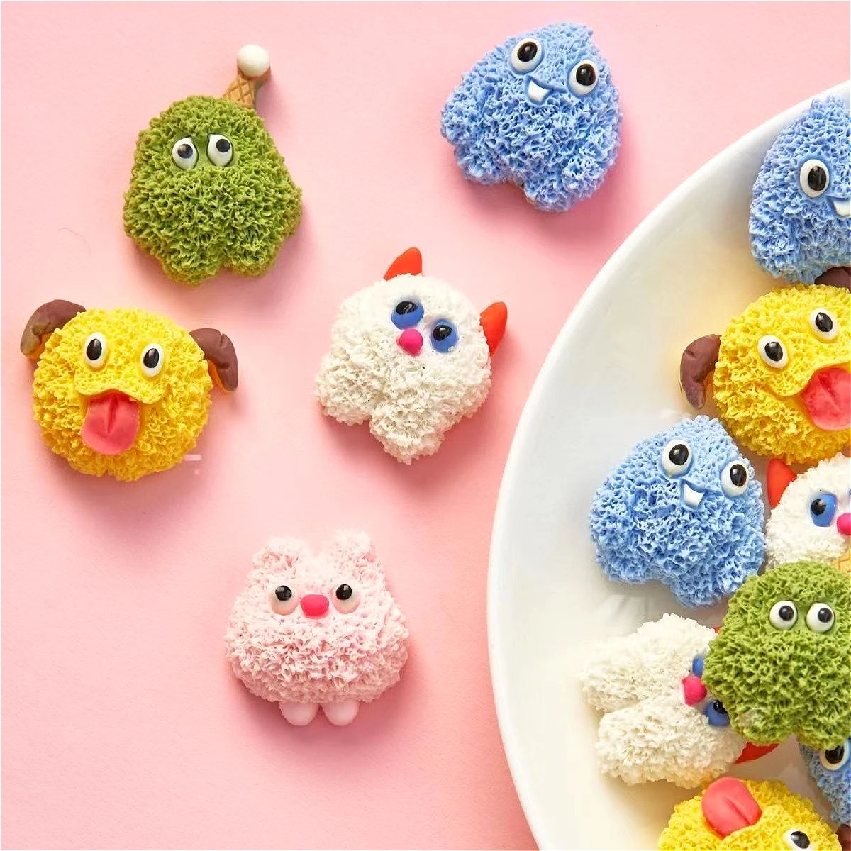 10 قطع من ملحقات وحش الراتنج الكرتوني، حافظة هاتف ذاتية الصنع، ملحقات غراء كريمية، مشبك شعر مصنوع يدويًا، مجموعة رقعة صغيرة على شكل حيوانات فروي