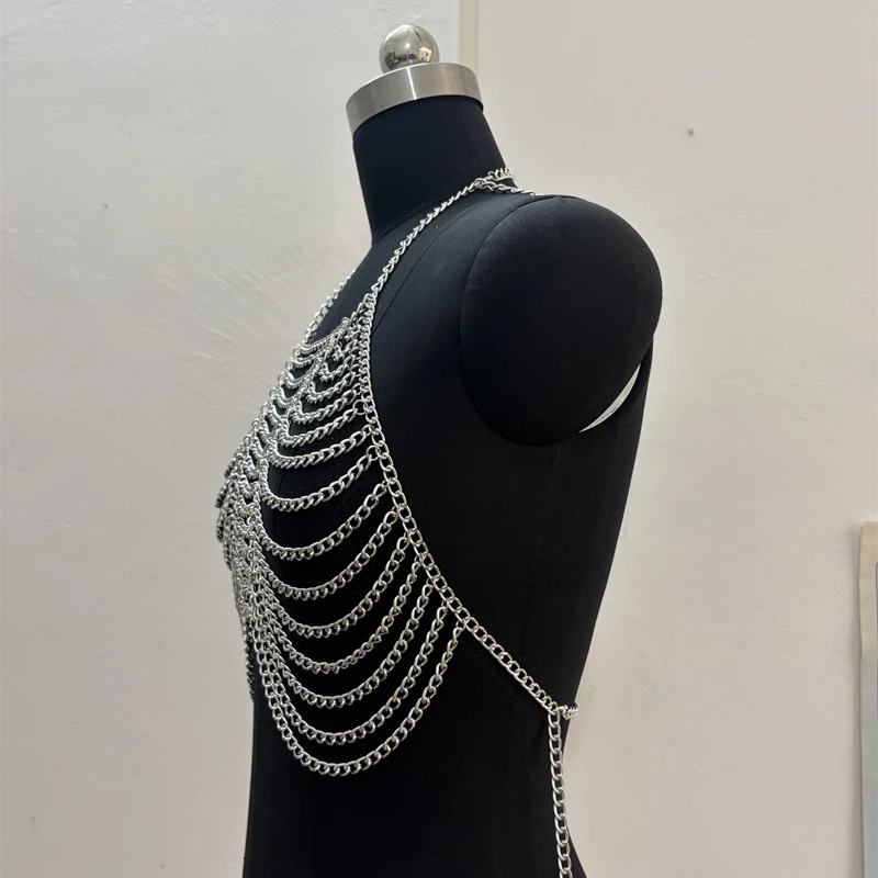 Damen Mehrlagiges Metallketten-Neckholder-Top – Rückenfreies, verstellbares Body Chain Crop Top für Rave, Festival, Party, Nachtclub, Streetwear 2026 – Detail 8