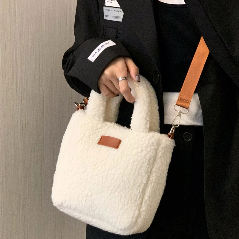 Sztuczna wełna jagnięca damska małe wiaderko torby moda zimowa damska pluszowa torba na ramię Crossbody miękka futrzana torebka kobiece torebki