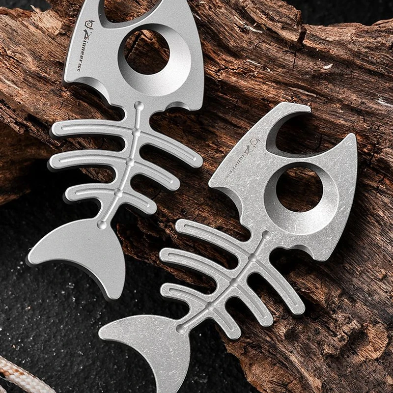 Outdoor Multifunctional EDC Stainless Steel Fish Bone Bottle Opener Keychain Pendant for Men Creative Small Gift