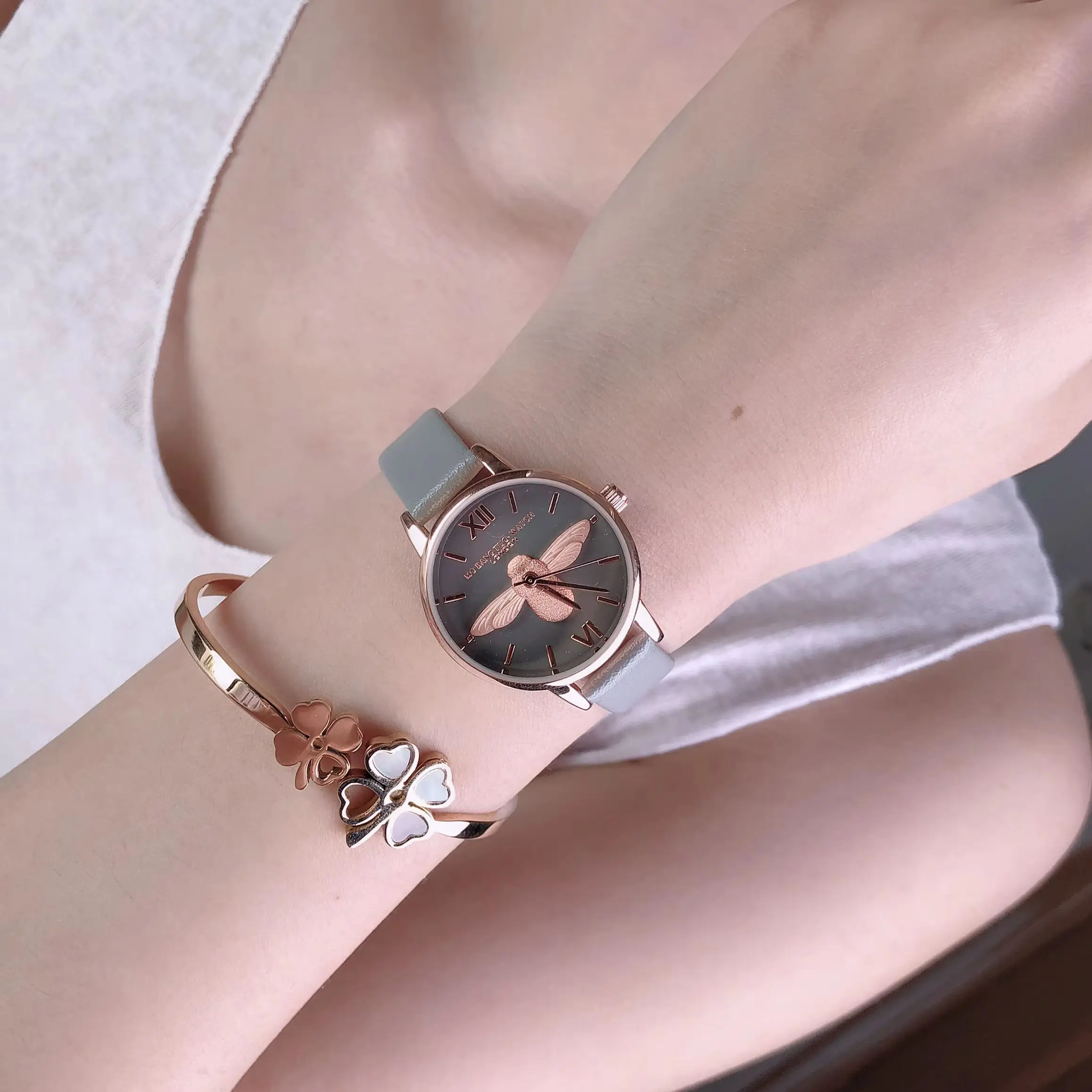 

CILOA Новые женские часы с большим циферблатом - дизайн пчелы, модные роскошные водонепроницаемые кварцевые часы