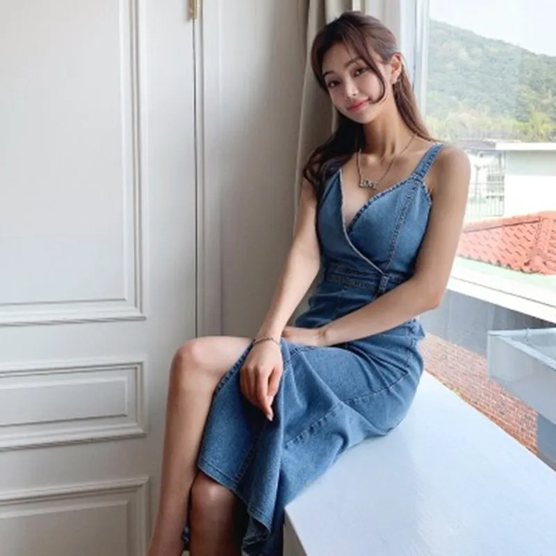 Summer Vintage Temperament Suspender Denim Fishtail Dress Women\'s Sexy V-Neck Sleeveless Bag Hip Slit Elegant Party Dress