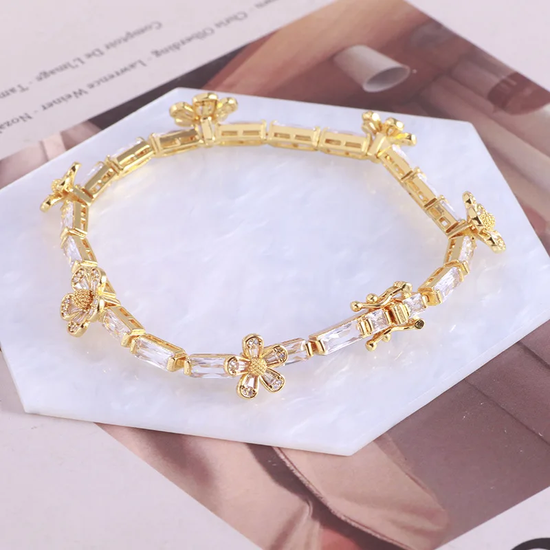 Fashion and fashion single row square flash diamond sweet flower three-dimensional flower bracelet bracelet personality