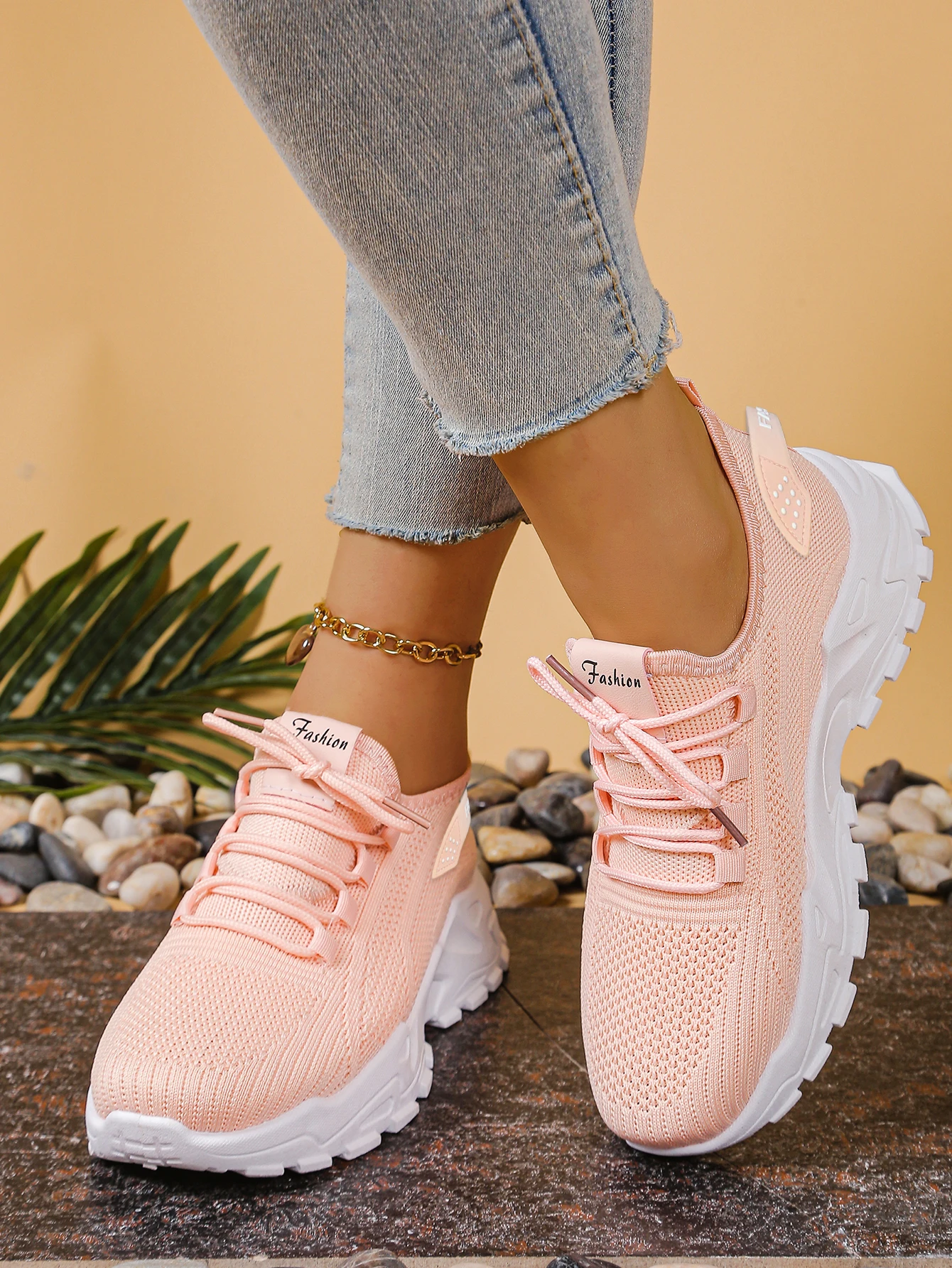 Women's casual shoes, trendy and versatile, mesh, breathable, soft-soled, lace-up casual sports shoes