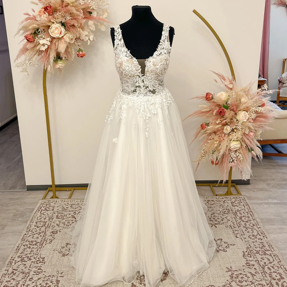 

Charming V-neck Lace Applique Tulle A Line Wedding Dresses Sweep Train Custom Made 2024 Vestido De Noival