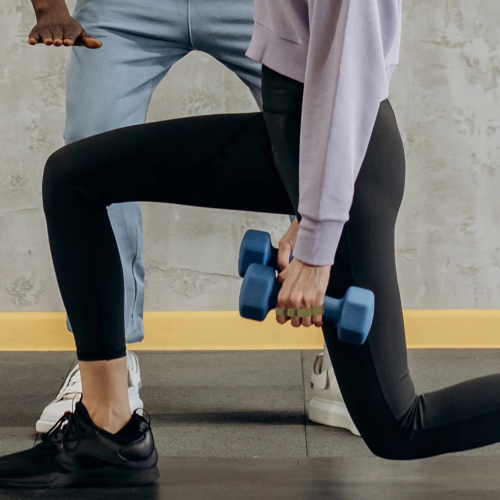 

1Pair Weightlifting Palm Pads Microfiber Elastic Open Design Gloves Grip Protectors for Gym Training Lifting Training Palm Pads