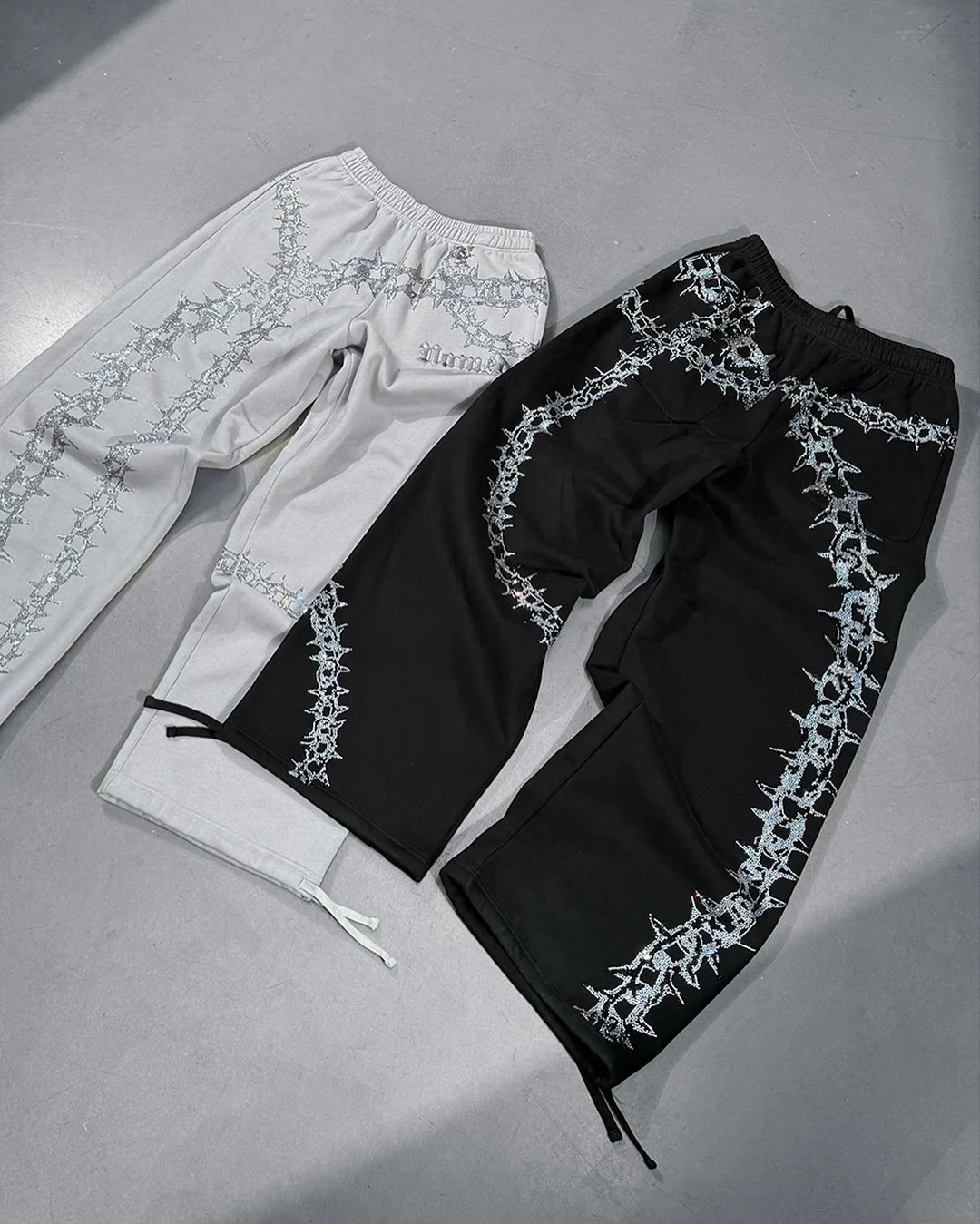 Harajuku Bone Pattern Diamond Inlaid Hoodie Hip Hop Punk Loose Zip Up Hoodie Retro Casual Pullover Jacket Sweatshirt Streetwear