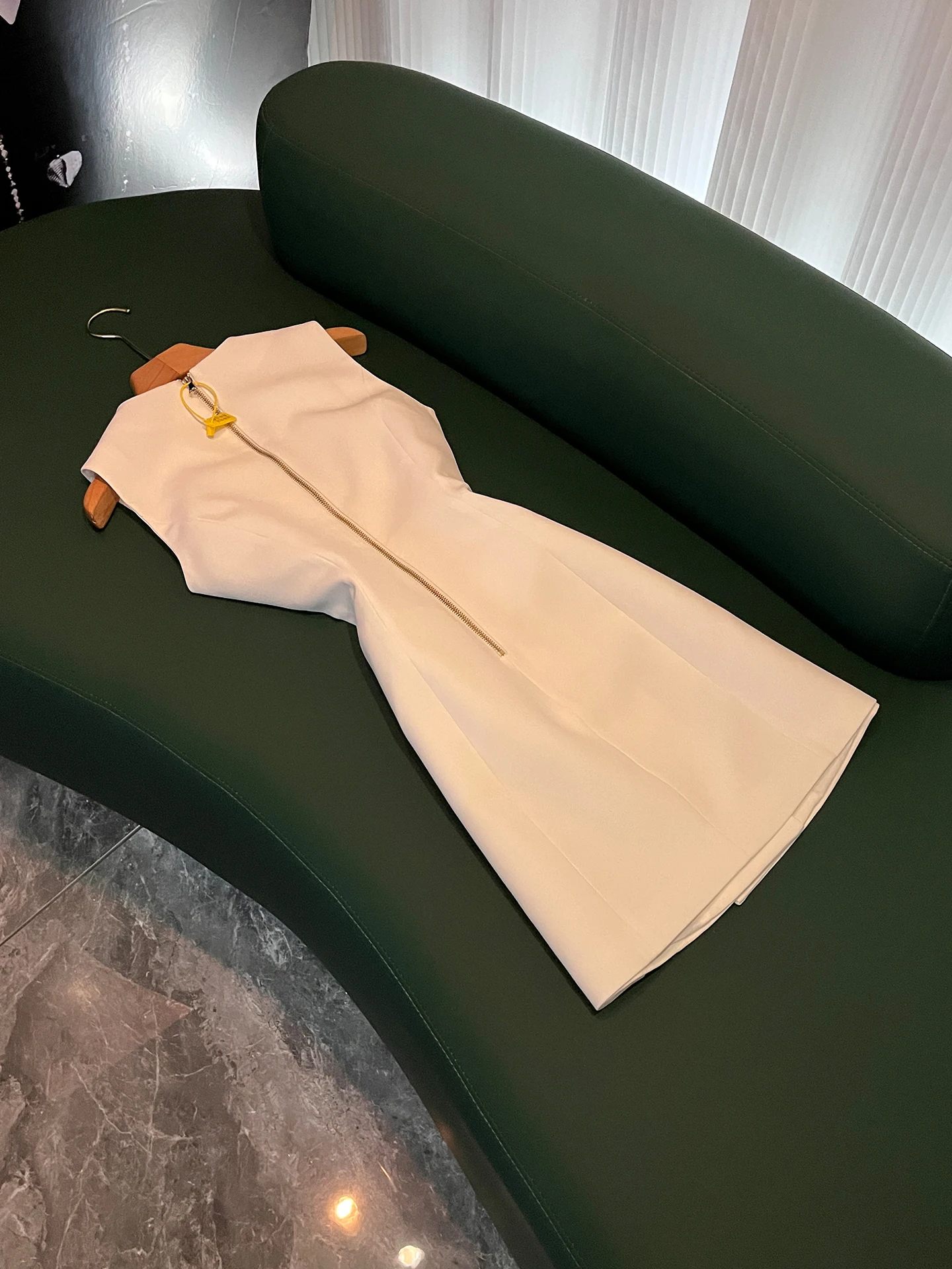 Simple Style Double Button Sleeveless V-Neck Waist Cinched Slimming Commute Dress Women's White Color Business Casual Skirt