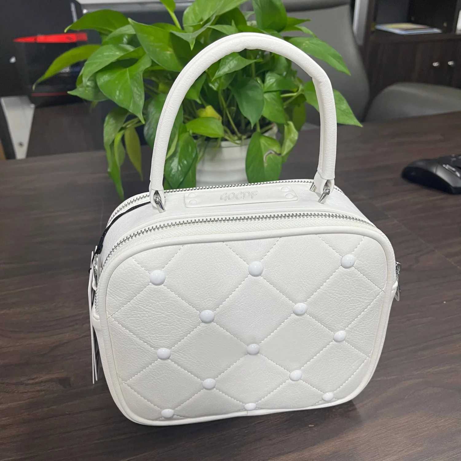 

2024 New Golf Clothing Bag Fashion High Quality PU Handbag 골프백