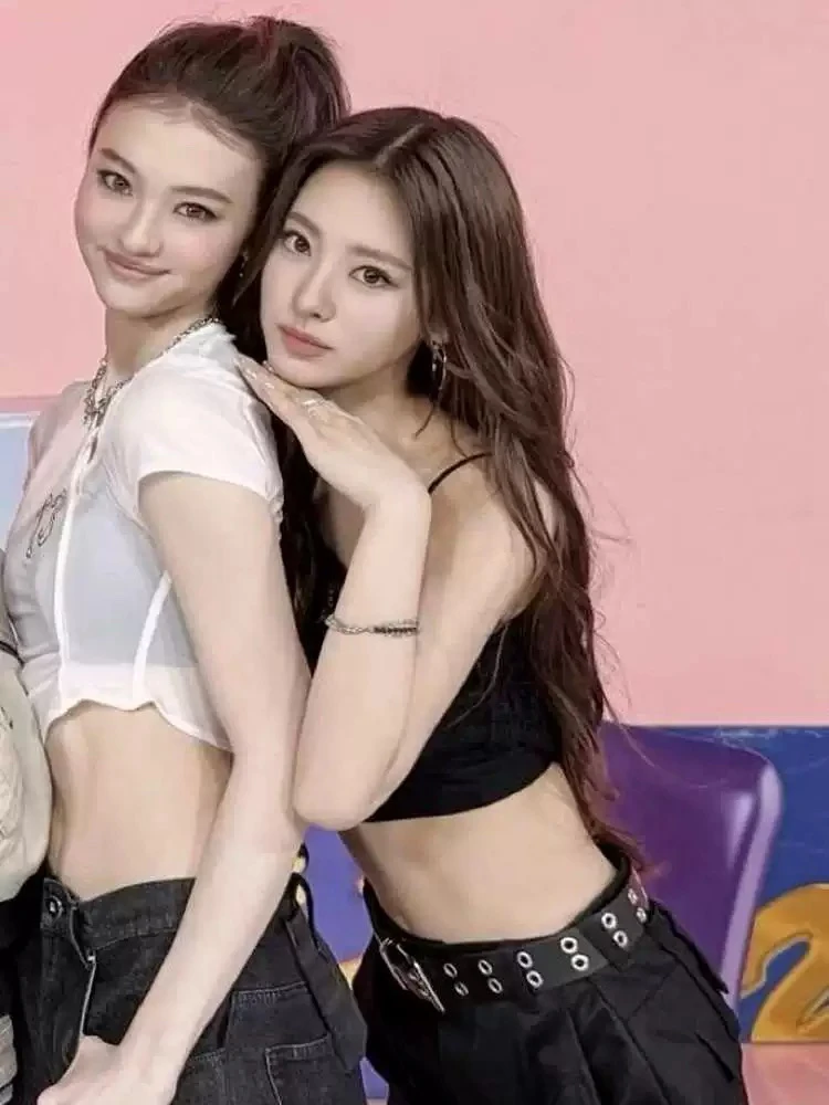 

Meovvella White T-irt Top Design Sexy Denim Dance Performance Svel Set Women's Faion Stage Costume