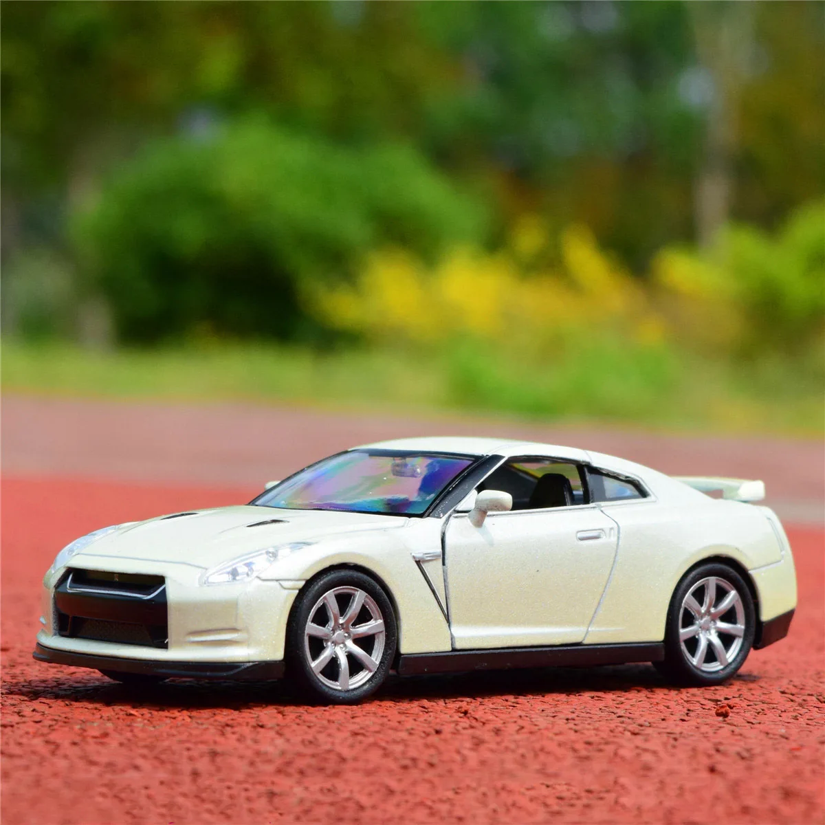 WELLY 1:36 Nissan GT-R Legierung Sport Auto Modell Diecast Metall Spielzeug Fahrzeuge Auto Modell Pull Zurück Simulation Sammlung Kinder Geschenk